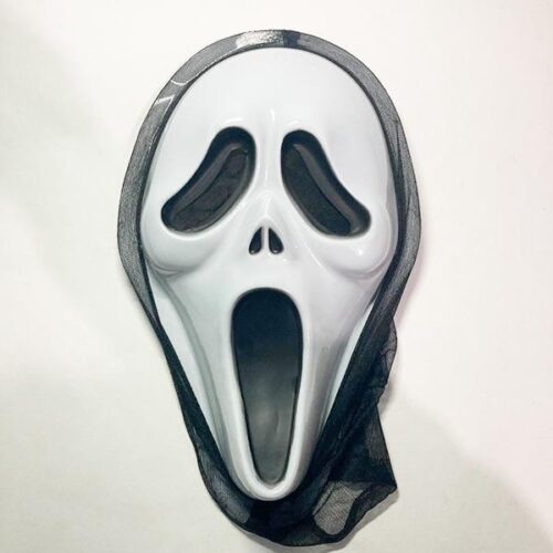 قناع مخيف من البلاستيك